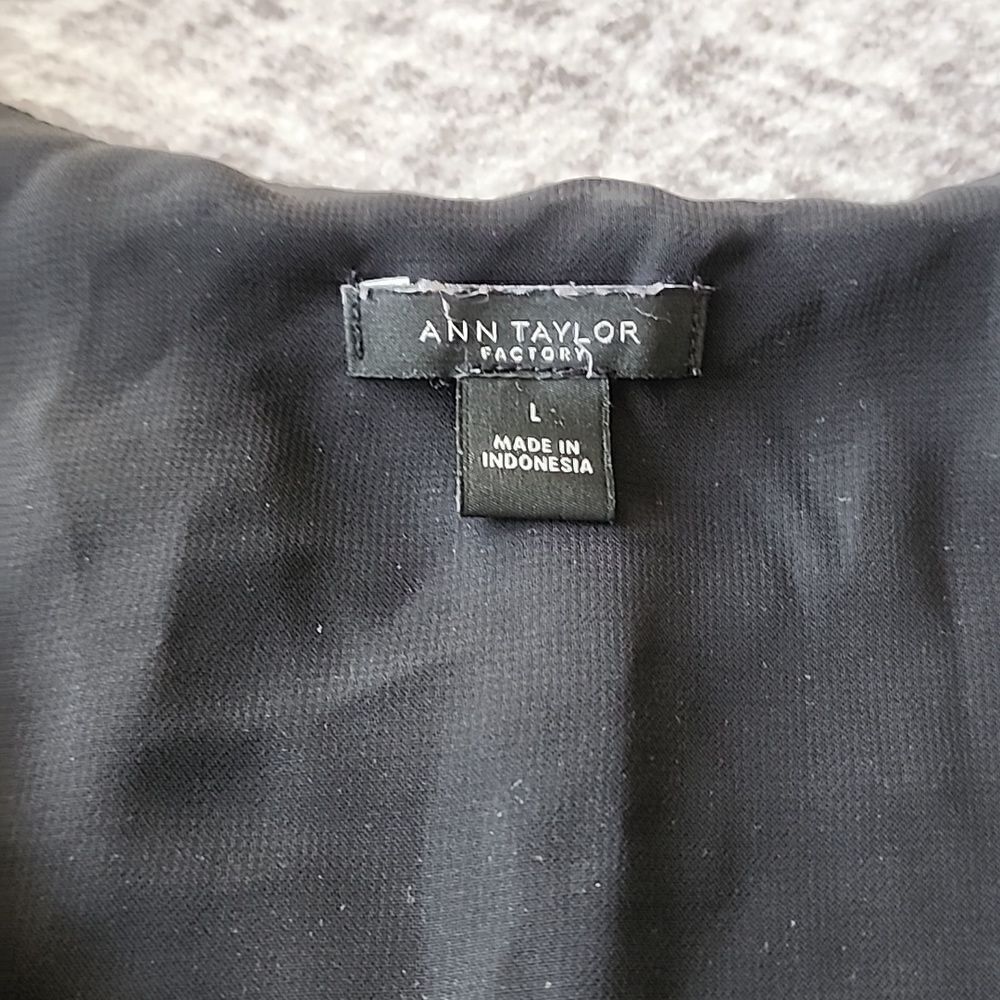 🍍 Ann Taylor- Tank - Picture 2 of 5